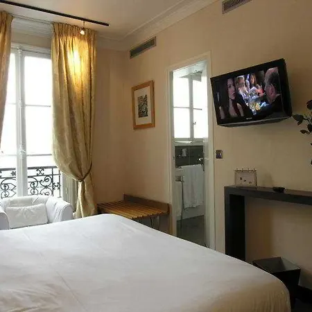 Hotel Nude 4*