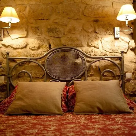 De La Tulipe Hotel 3*