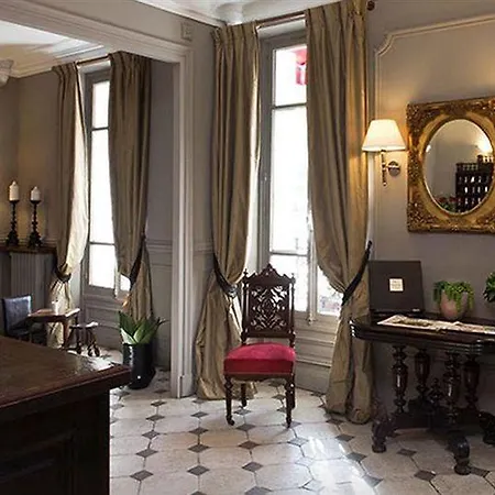 De La Porte Doree Hotel