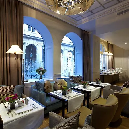 La Clef Louvre By The Crest Collection Hotel Paris