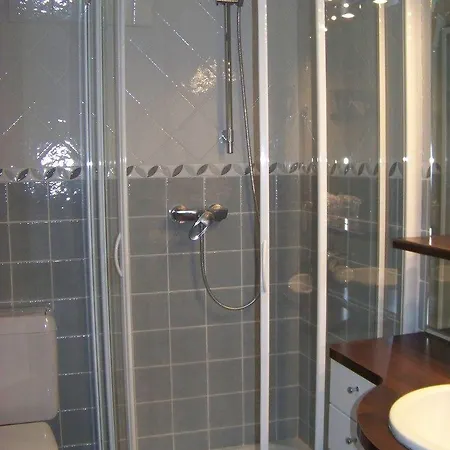 Hotel Du Rond-point Des Champs-elysees - Esprit De France 4*