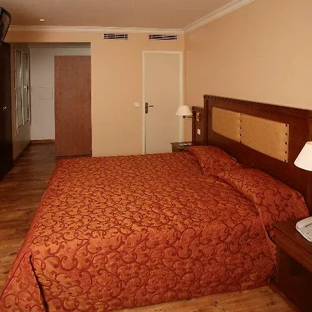 Szálloda 121 Párizs