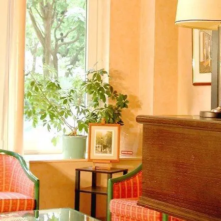 Hotel William's Opera 3*