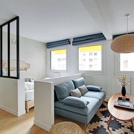 Pick a Flat's Apartment in Eiffel Tower - rue Boulevard de Grenelle