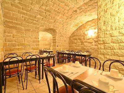 121 Párizs