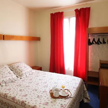 Otel Nouvel 18 2*