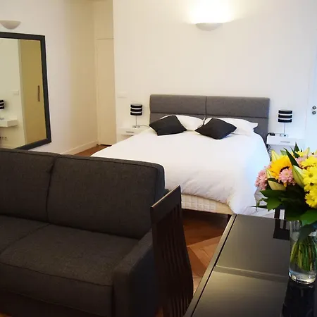 Bed & Breakfast Square