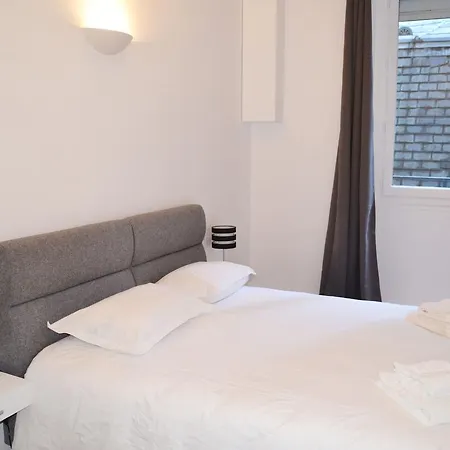 Bed & Breakfast Square 2*