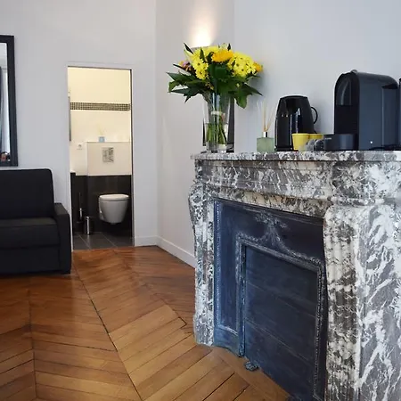 Bed & Breakfast Square 2*