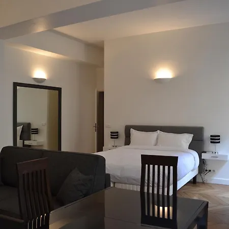 Square Bed & Breakfast Paris