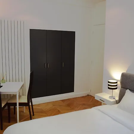 Bed & Breakfast Square