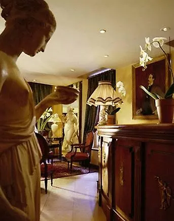 Académie Saint Germain Hotel 4*