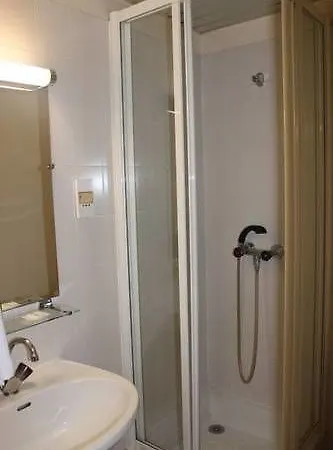 مارموتيل إتوال 3* باريس