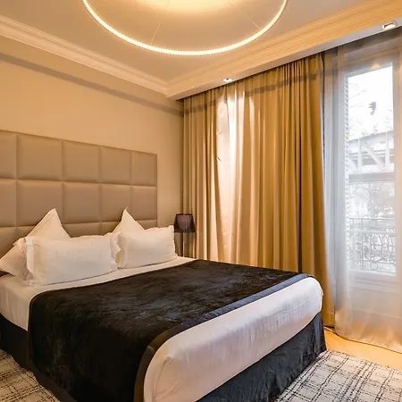 First Tour Eiffel Otel