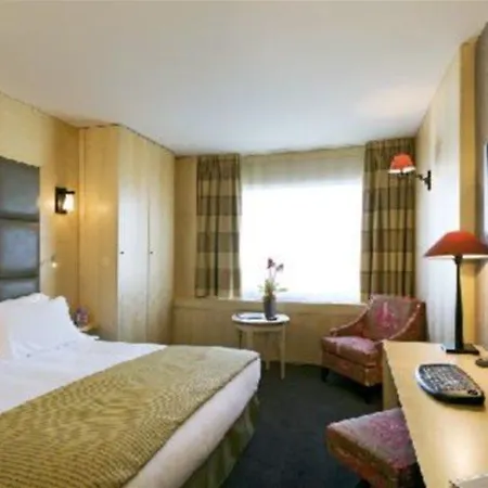 Pullman Rive Gauche Hotel 4*