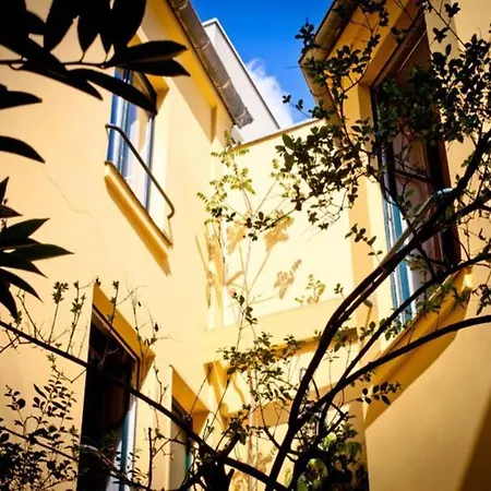 De La Tulipe Hotel 3*