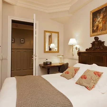Hotel De La Porte Doree 3*