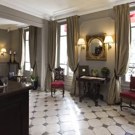 Hotel De La Porte Doree 3*