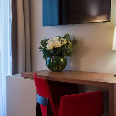 Otel Le Tourville By Inwood