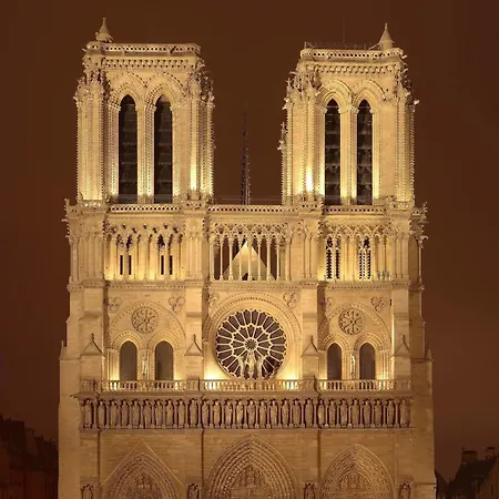 Hotel Les Rives De Notre-dame 4*