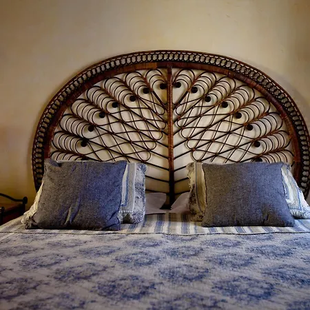 Hotel De La Tulipe 3*
