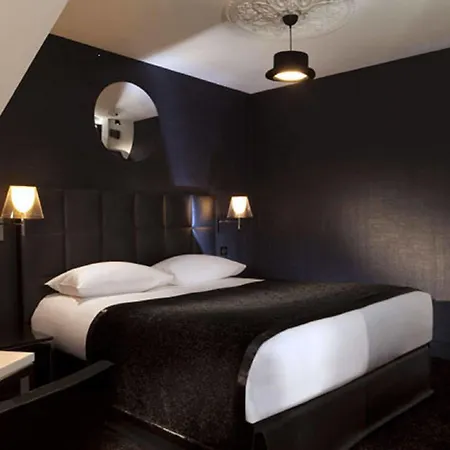 Otel First Tour Eiffel 4*