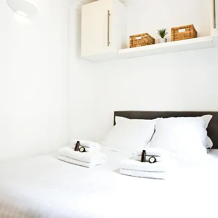 Pick A Flat's In Batignolles - Rue Biot * Parigi