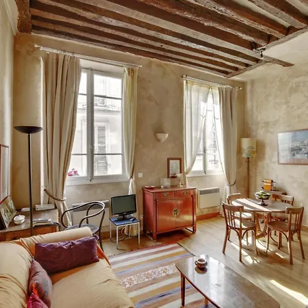 Marais-rue Des Rosiers Id 24