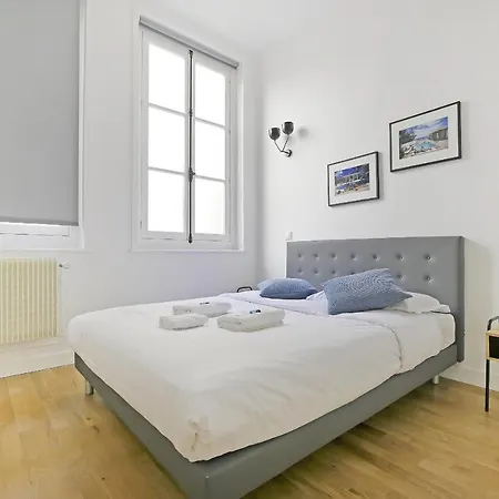 Apartament Faubourg Saint Honore Paryż