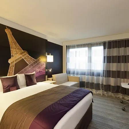 Mercure Centre Tour Eiffel מלון 4*