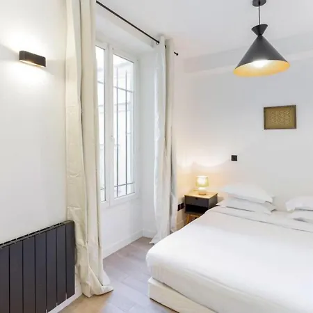 Amazing 2 Bedroom Parisian Flat