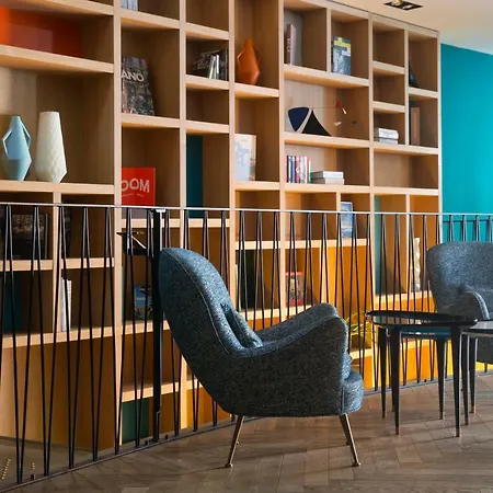 Artus 4* Paris