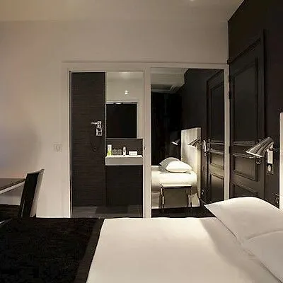 First Tour Eiffel Otel
