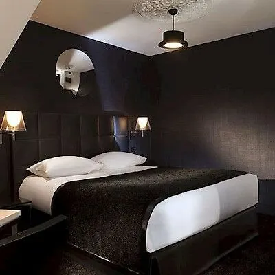 Otel First Tour Eiffel 4*