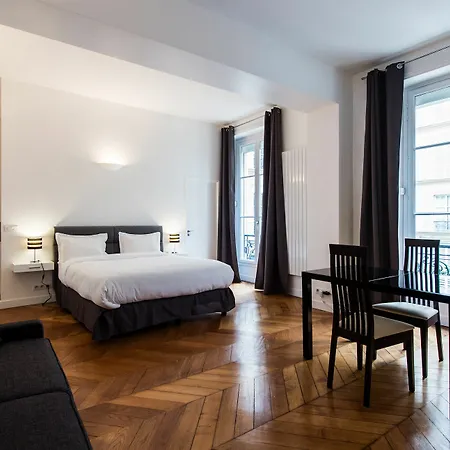 Square 2* Paris