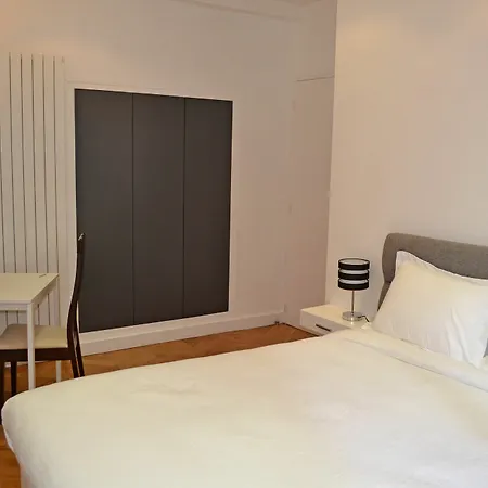 Bed & Breakfast Square 2*