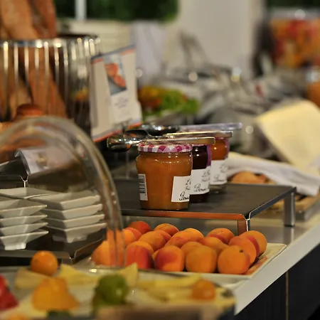 Hotel Mercure Opera Faubourg Montmartre 4*