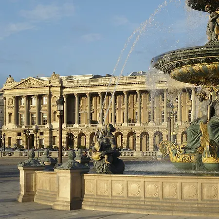 Hotell De Crillon 5*