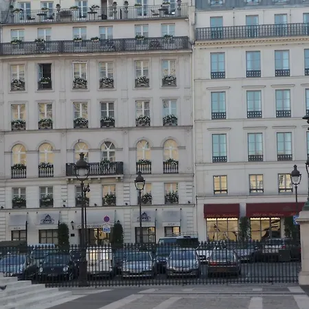 Des Grands Hommes Paris