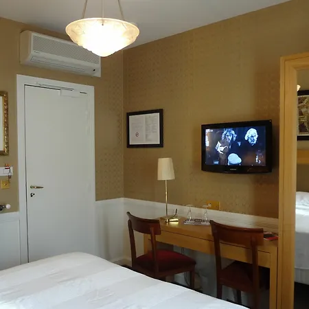 Hotel Le Cercle Tour Eiffel