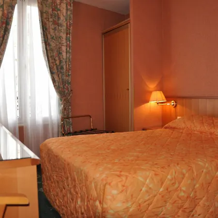 Hotel Bleu De Grenelle 4*