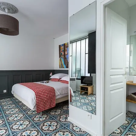 Artisan Lofts Near Marais Apartment
