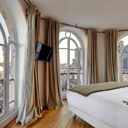 Tinah Paris, Reaumur - Montorgeuil 2*