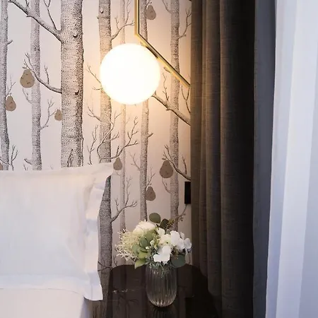 Au Coeur Du Marais Hotel