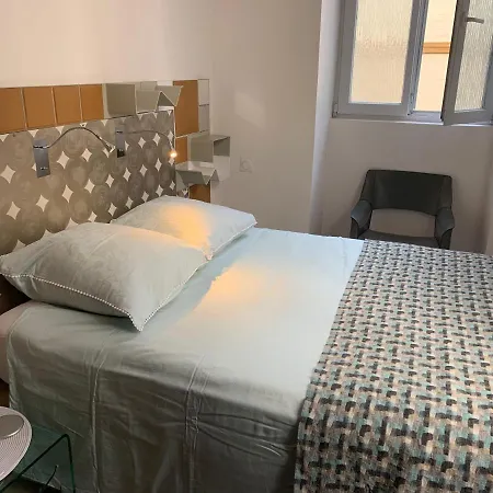 Near Louvre, Appartement Parijs