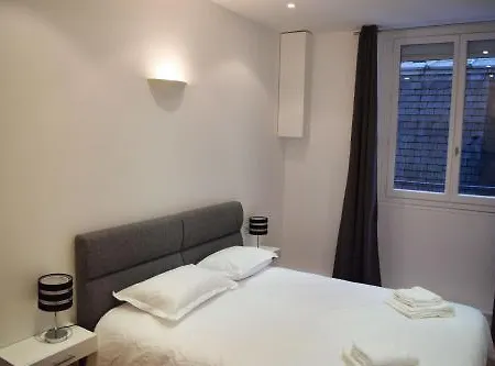 Square Bed & Breakfast Paris