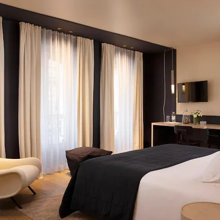 De Nell Hotell